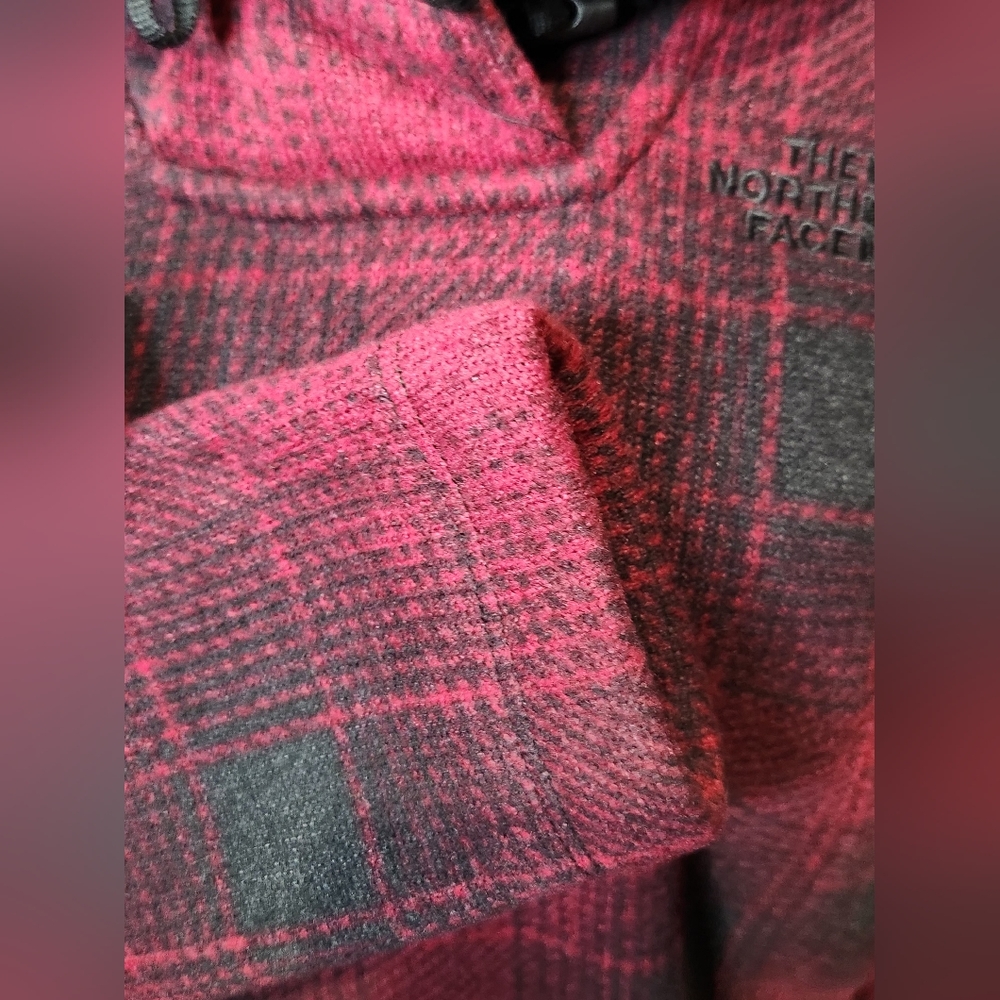 The NorthFace Crescent Red and Black Plaid Hoodie With Toggle Buttons. Size S - Picture 5 of 11